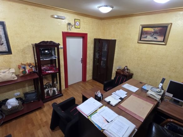 POSLOVNI PROSTOR U CENTRU GRADA