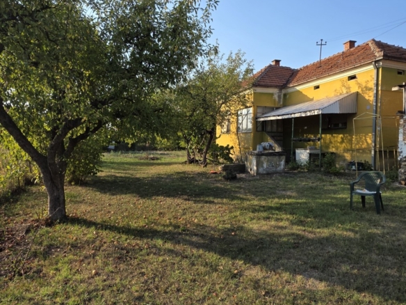 KUĆA I PLAC U KRUŠEVCU