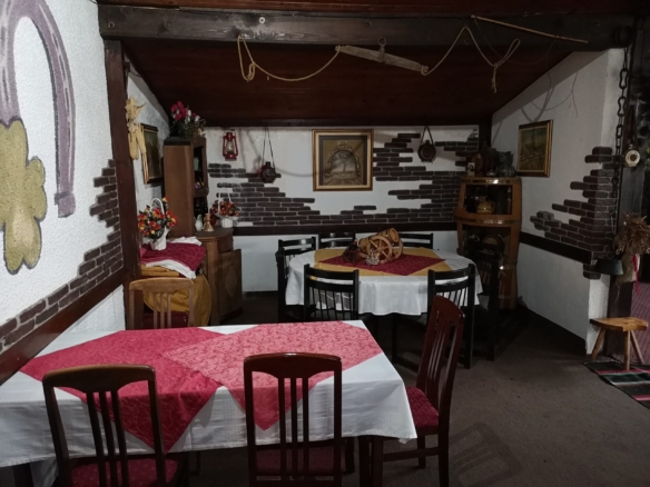 NA PRODAJU RESTORAN POTKOVICA U PEJTONU