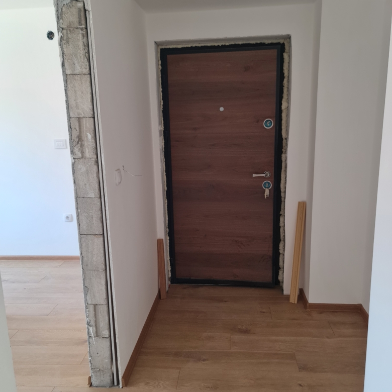 Trosoban stan na prodaju
