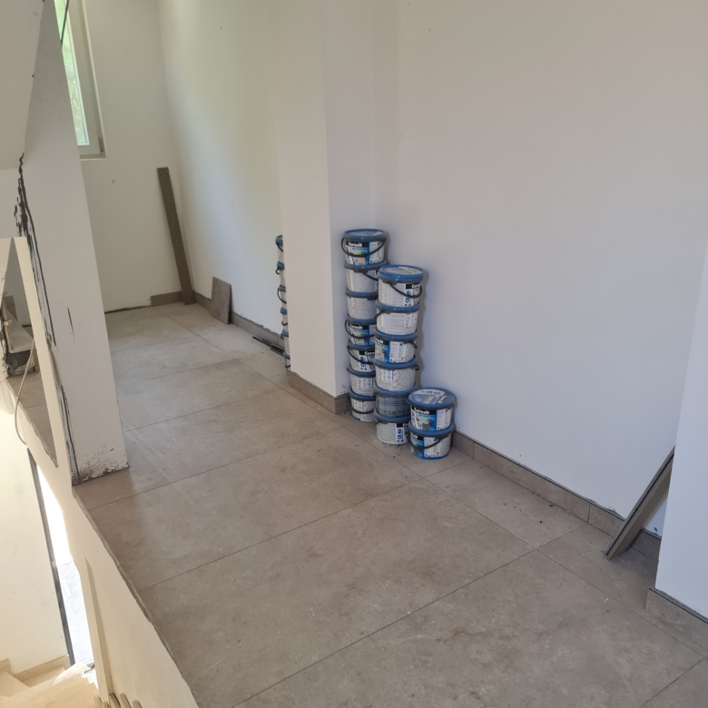 Trosoban stan na prodaju