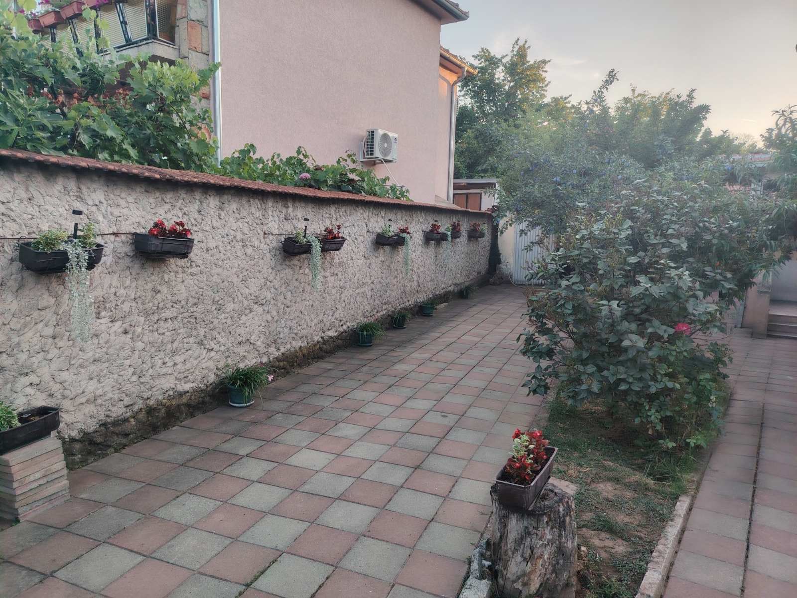 1000017051 Кућа за издавање