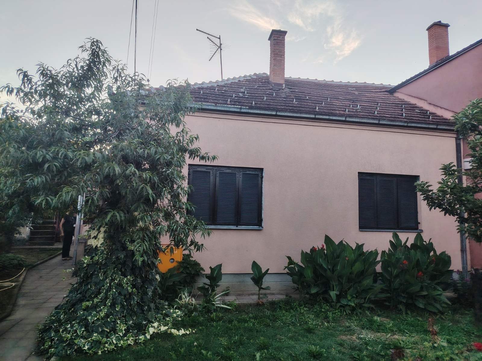 1000017053 Кућа за издавање