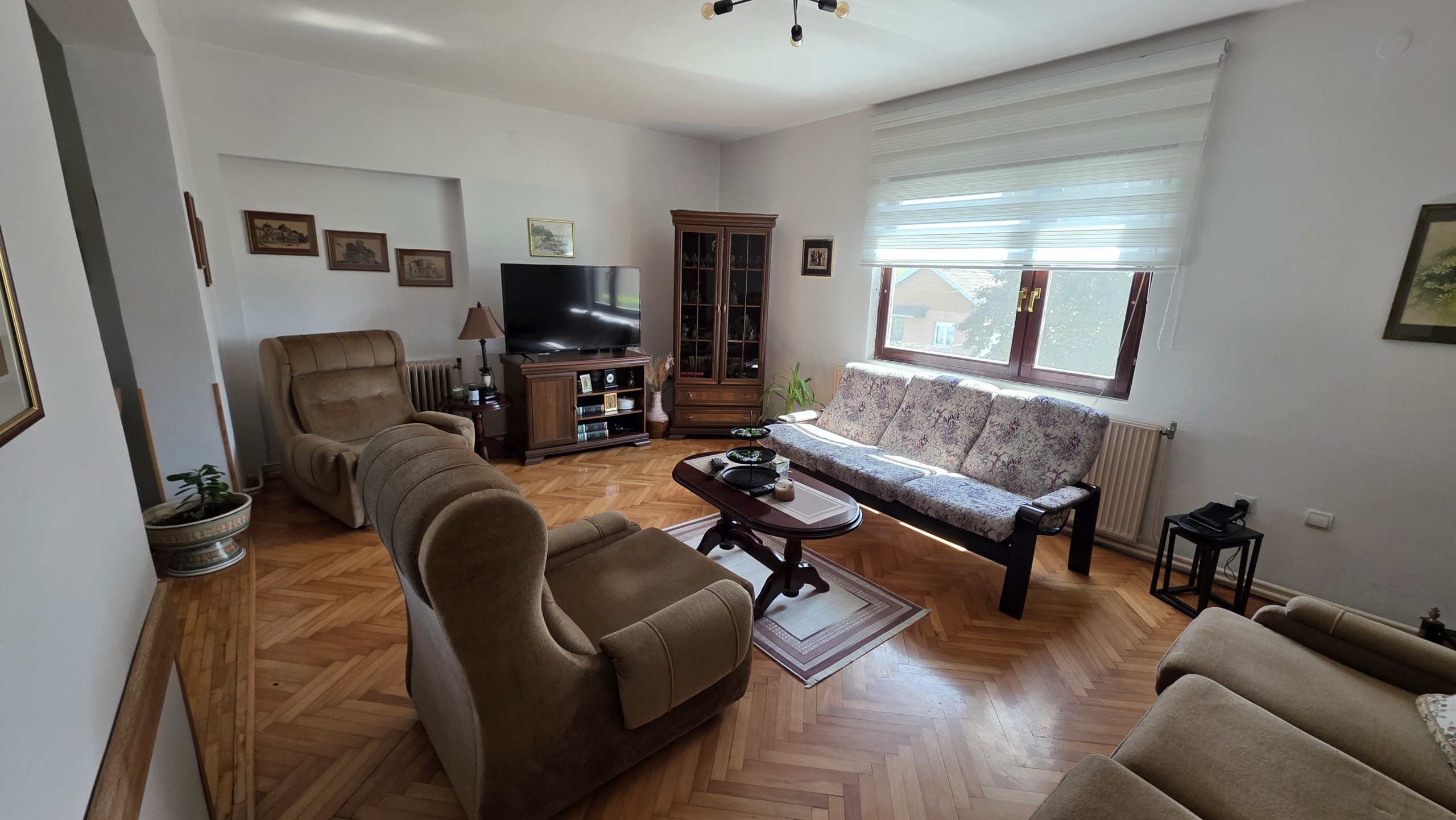 2-etažna kuća na prodaju