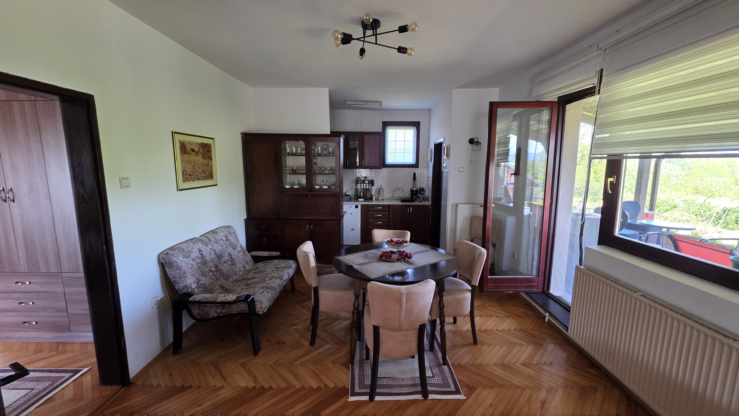 2-etažna kuća na prodaju