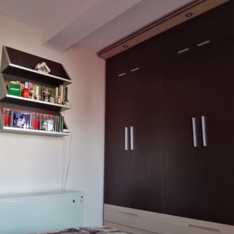 Trosoban stan na prodaju Majke Jugovića