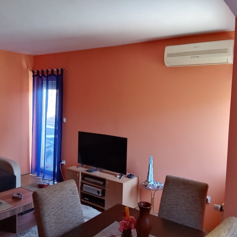Trosoban stan na prodaju Majke Jugovića