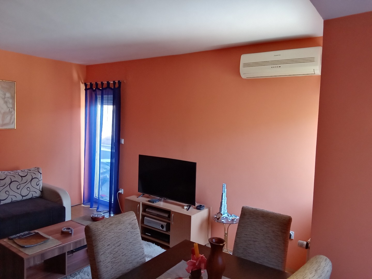 Trosoban stan na prodaju Majke Jugovića