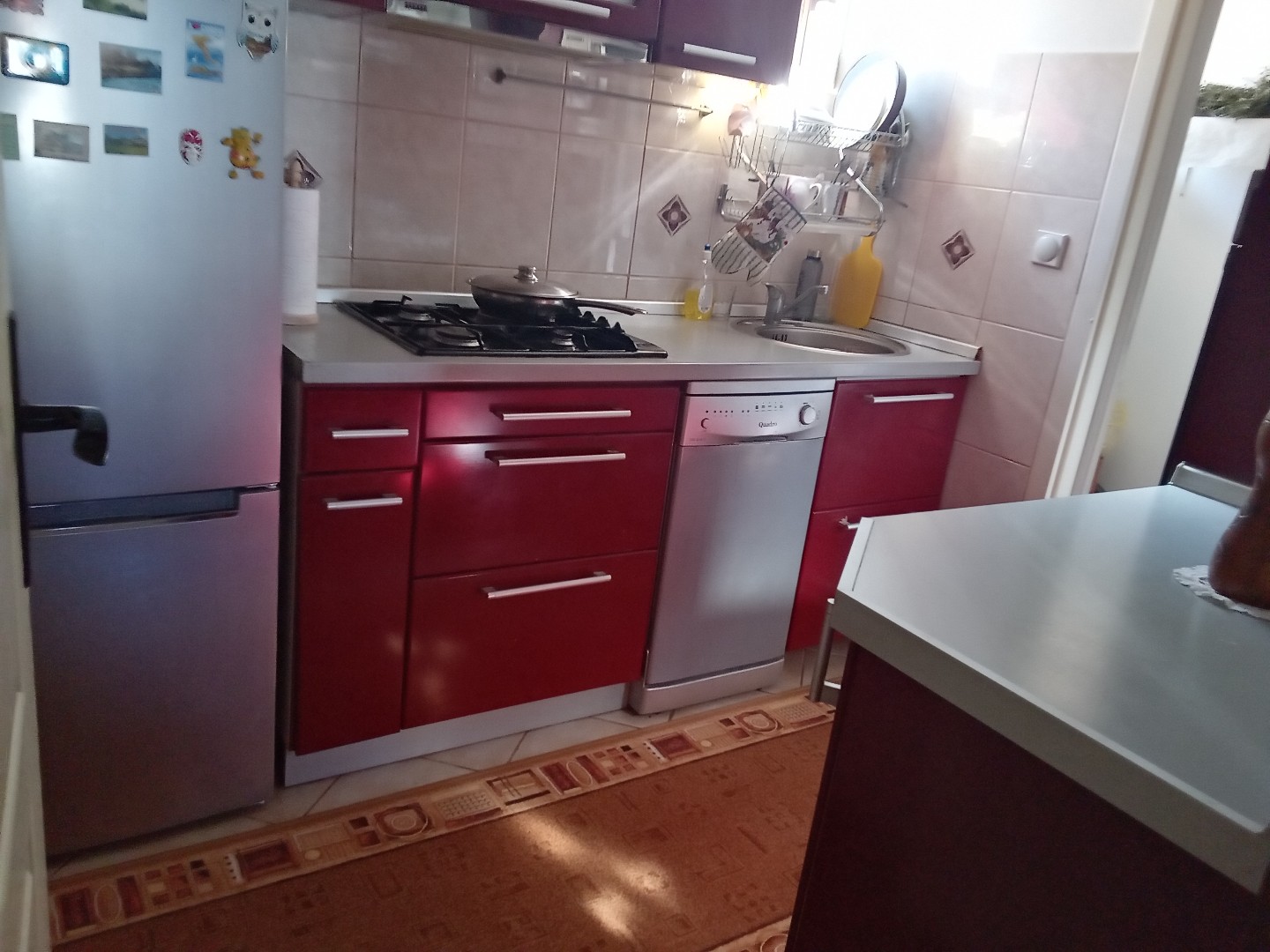 Trosoban stan na prodaju Majke Jugovića