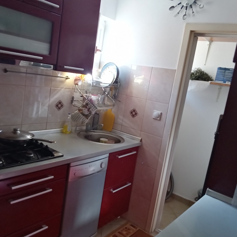Trosoban stan na prodaju Majke Jugovića
