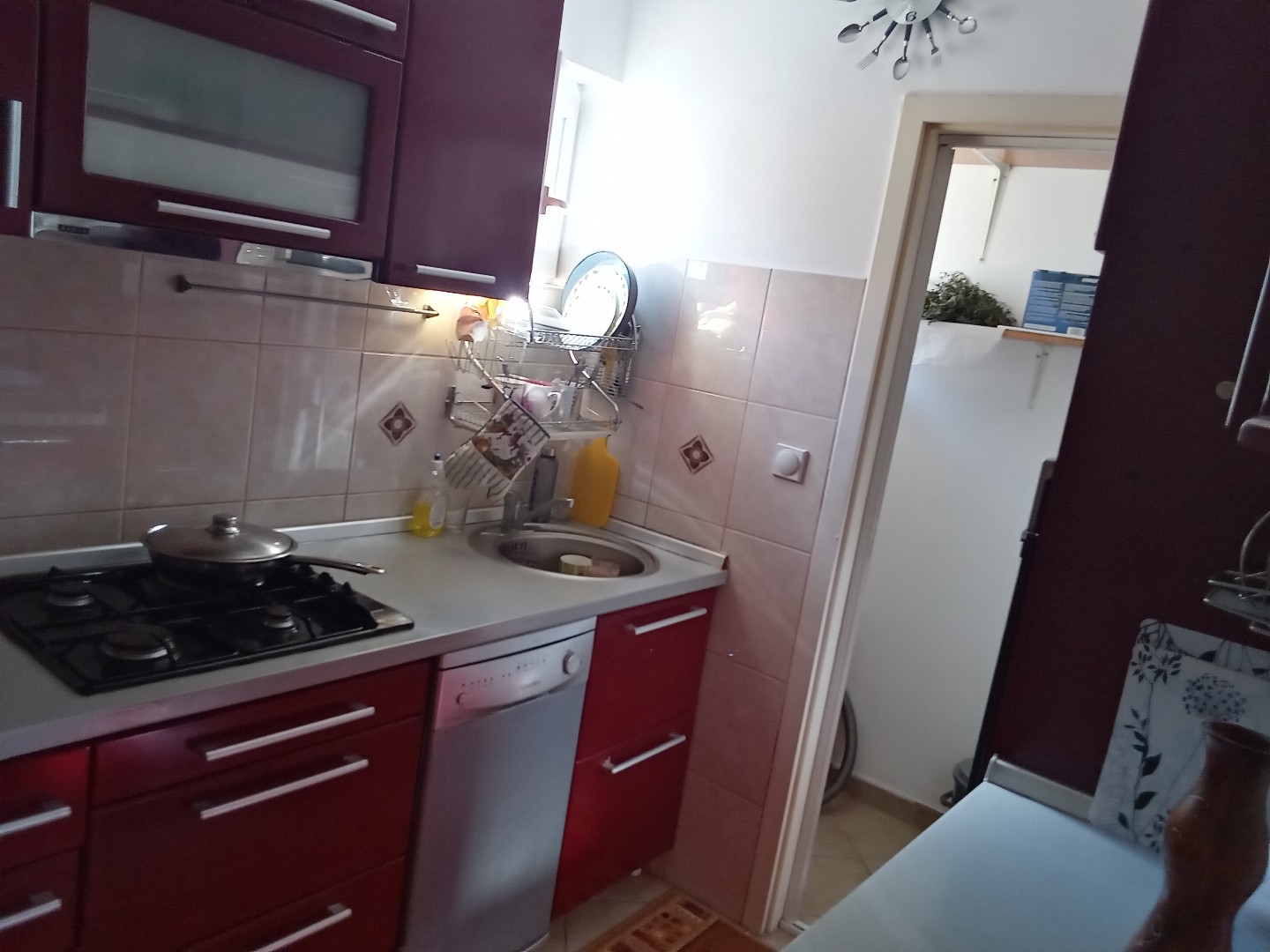 Trosoban stan na prodaju Majke Jugovića